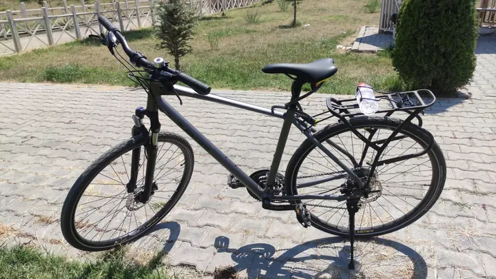 Cycling field photograph
